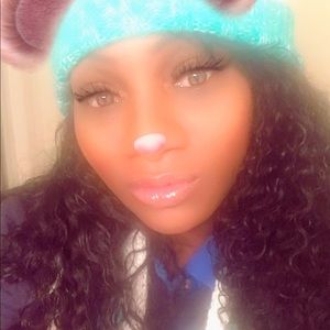 Meet your Posher, Anitra